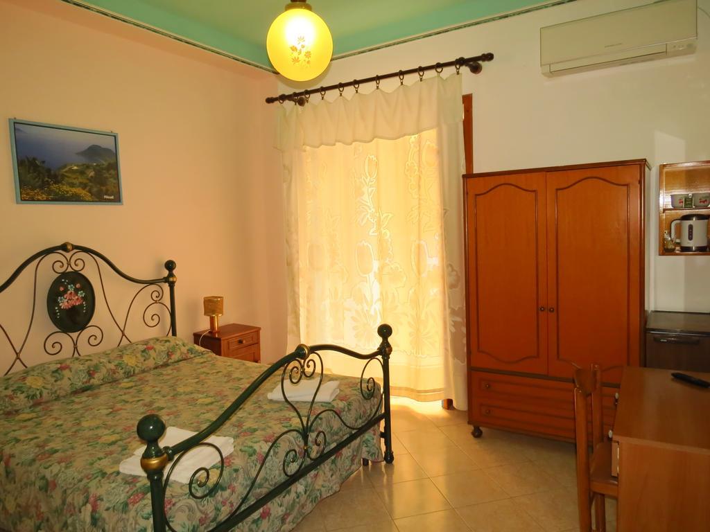 Casa Vittorio B&B Lipari  Room photo