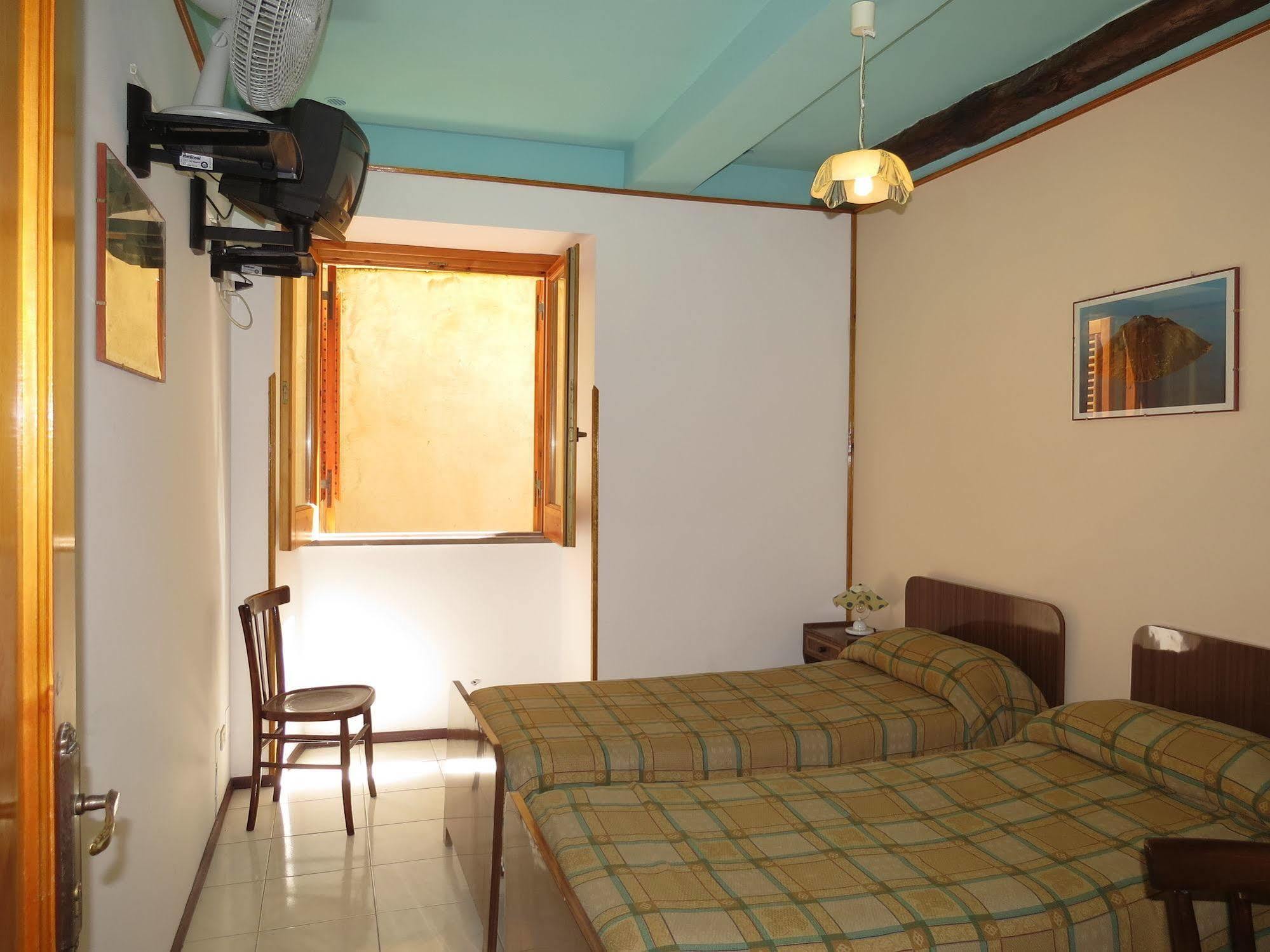 Casa Vittorio B&B Lipari  Exterior photo