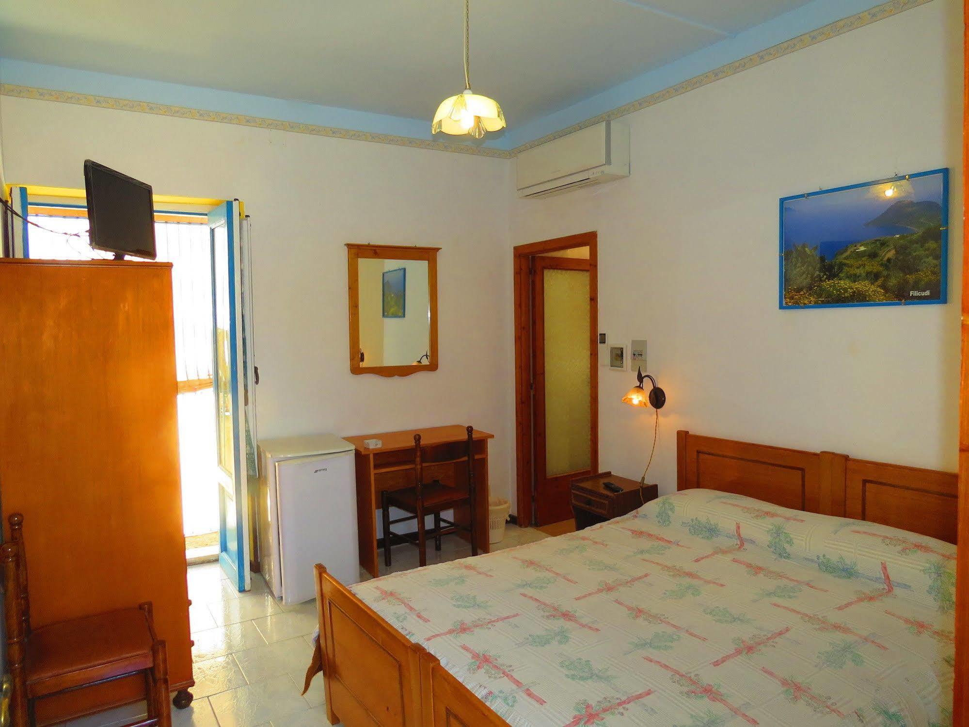 Casa Vittorio B&B Lipari  Exterior photo