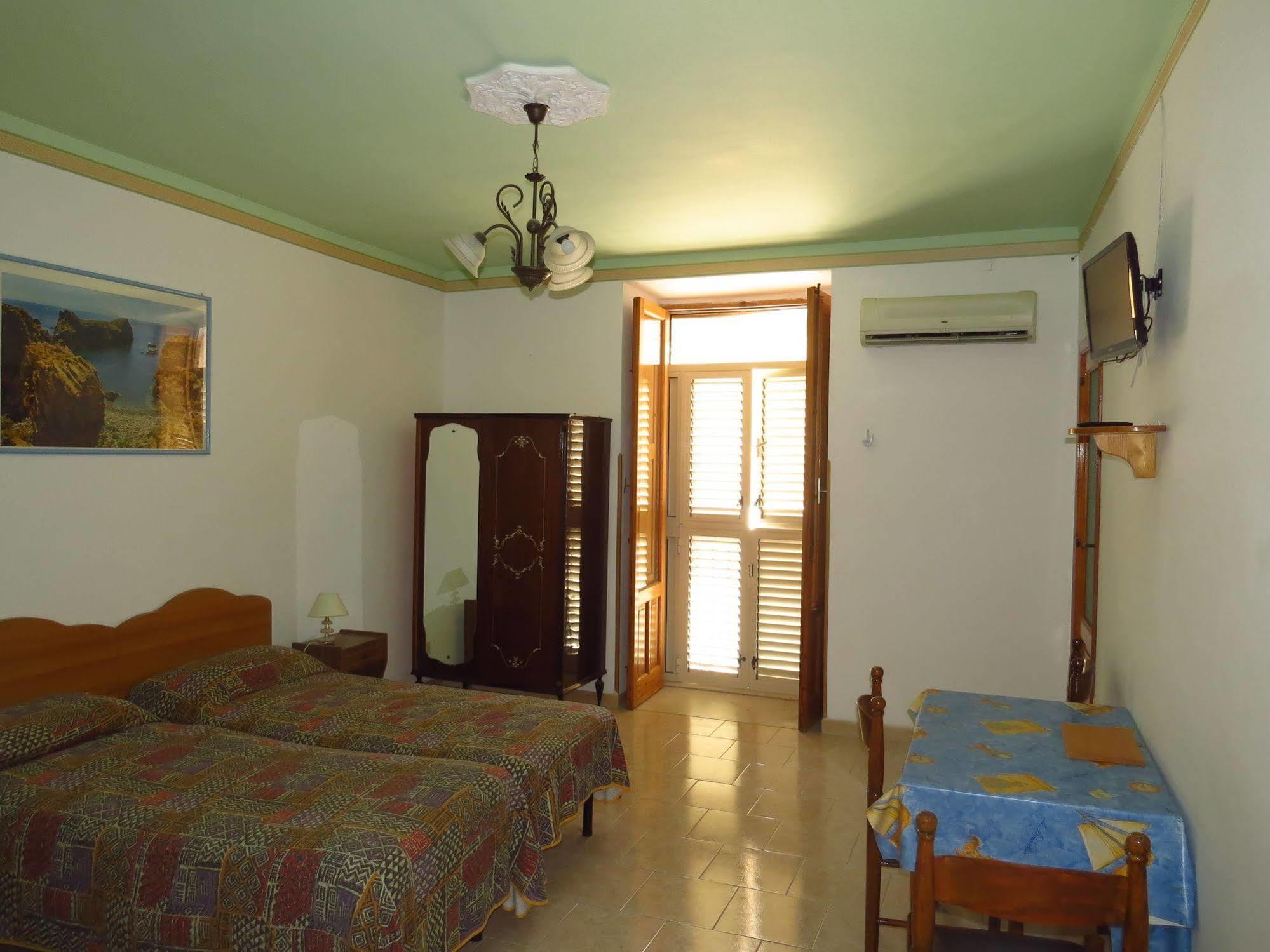 Casa Vittorio B&B Lipari  Exterior photo